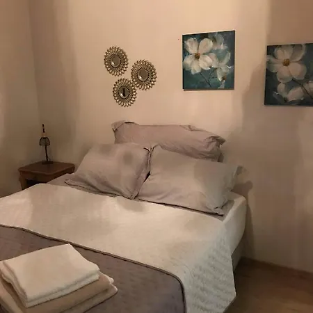 Bed & Breakfast Belle